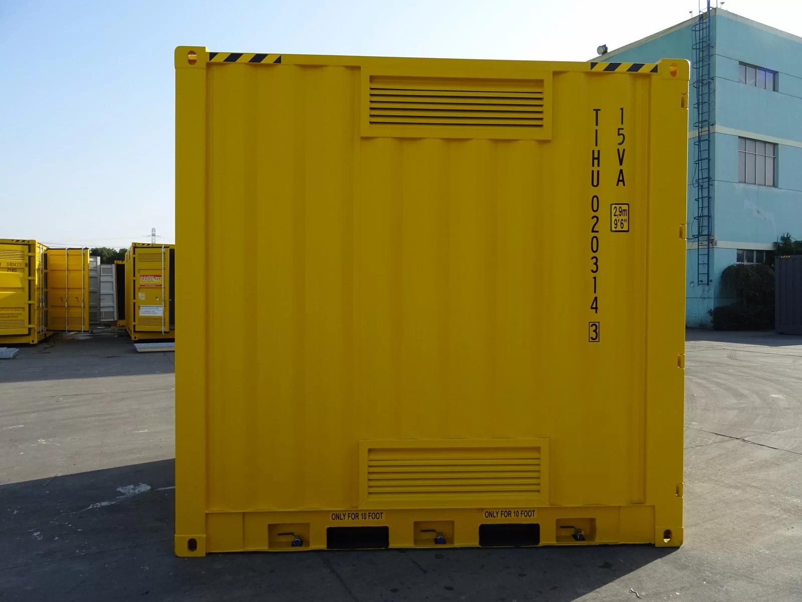 10HC-DG-Left-side-min 10′ High Cube Gefahrgut-Versandcontainer – Bild 1